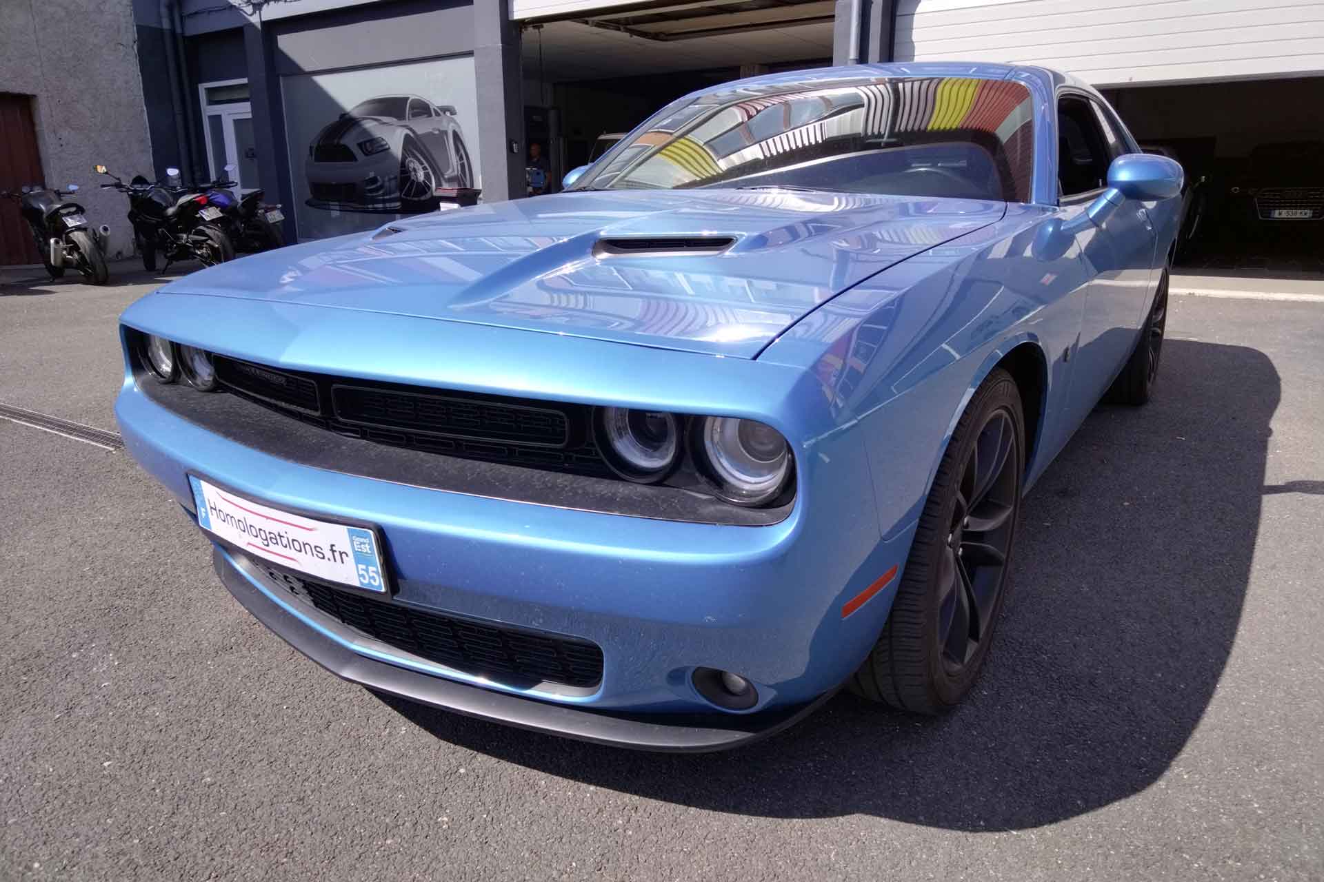 Challenger bleu 1496