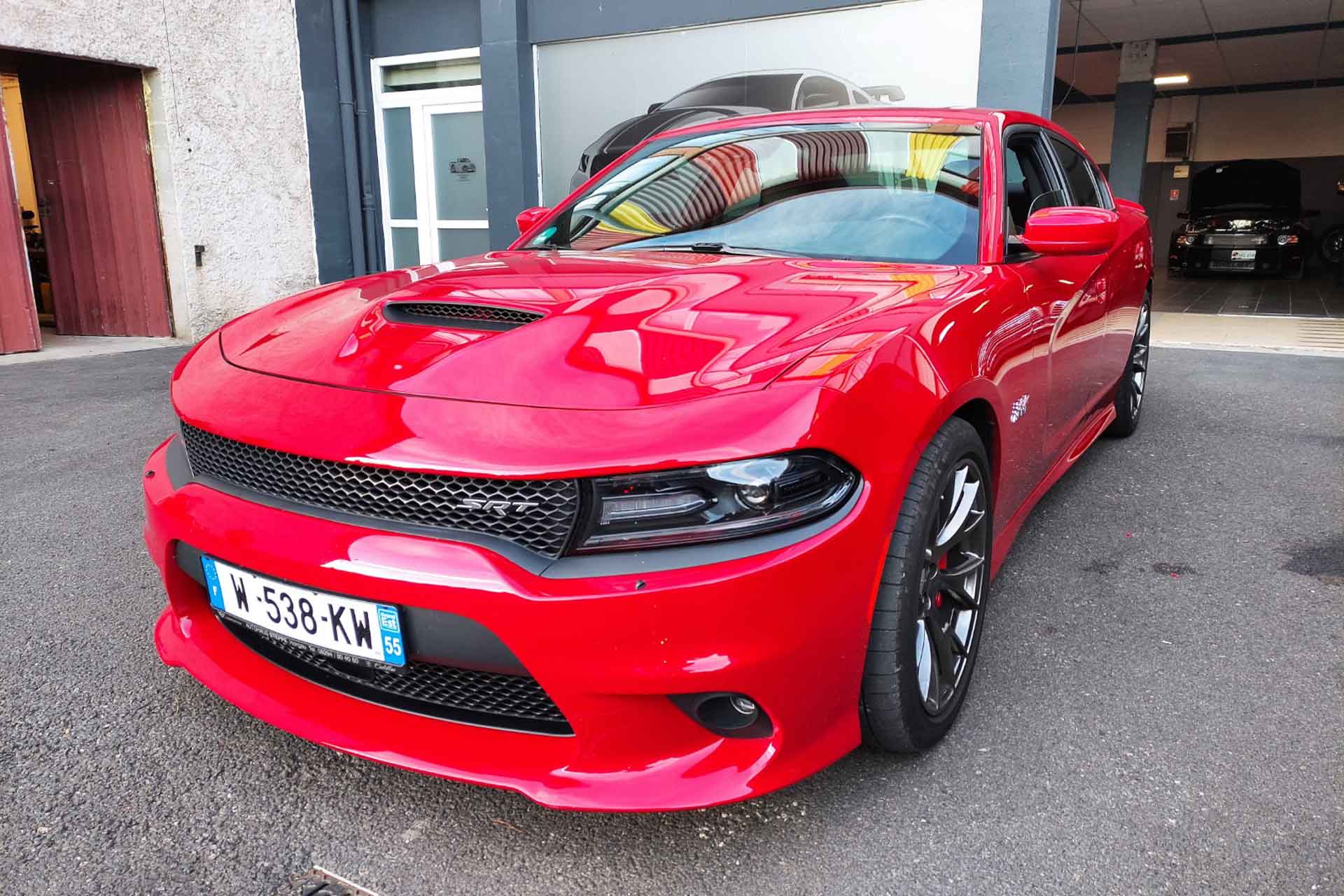 Dodge Charger SRT 8 Rouge 6.4 L